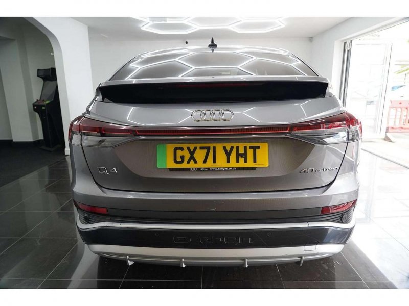 AUDI E-TRON