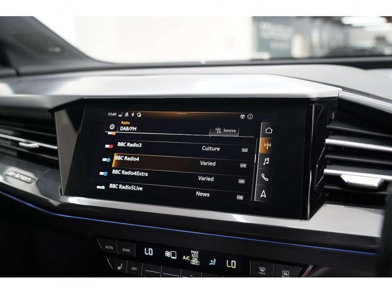 AUDI E-TRON