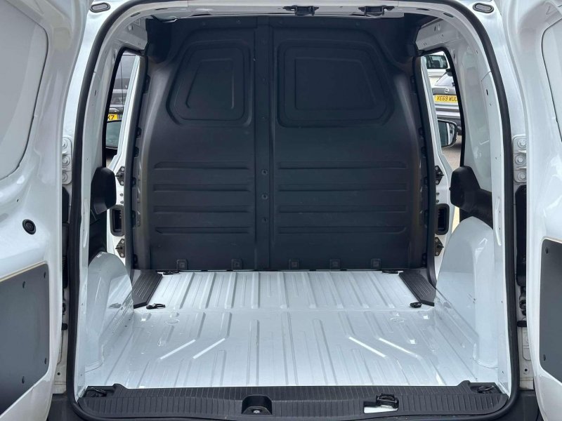 NISSAN TOWNSTAR