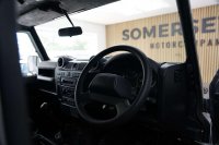 LAND ROVER DEFENDER 90