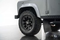 LAND ROVER DEFENDER 90