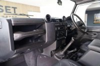 LAND ROVER DEFENDER 90