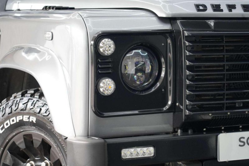 LAND ROVER DEFENDER 90