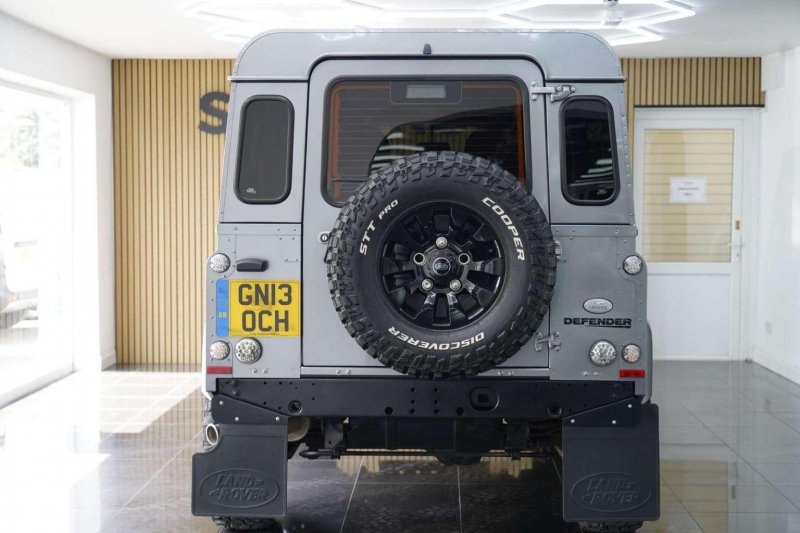 LAND ROVER DEFENDER 90