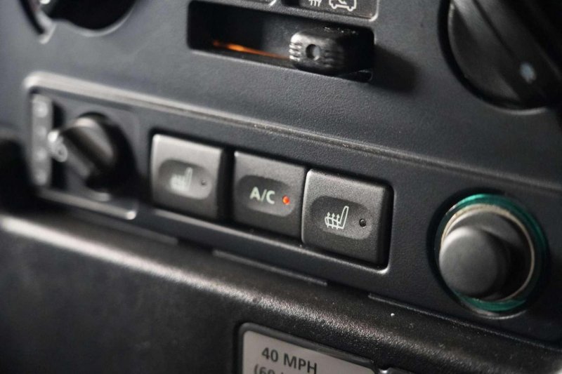 LAND ROVER DEFENDER 90