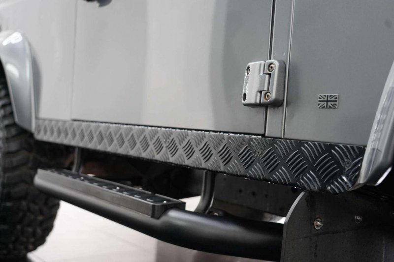 LAND ROVER DEFENDER 90