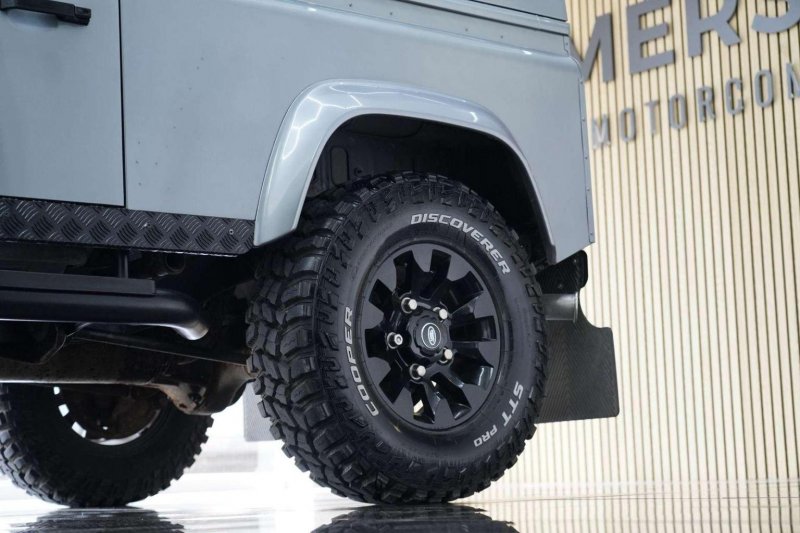 LAND ROVER DEFENDER 90