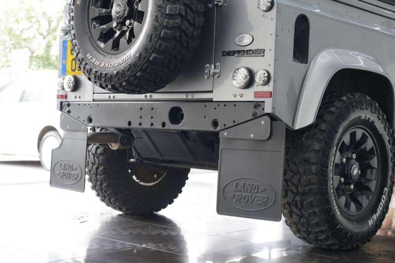 LAND ROVER DEFENDER 90