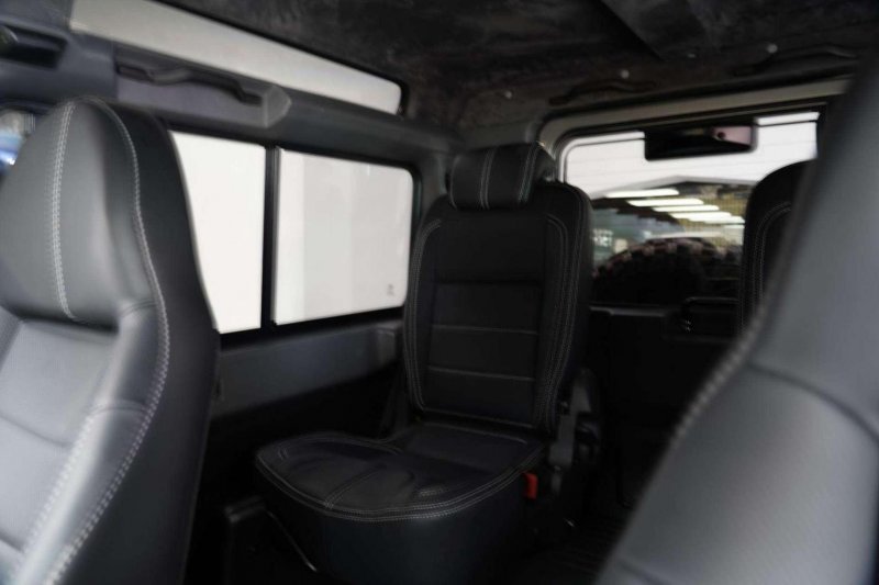 LAND ROVER DEFENDER 90