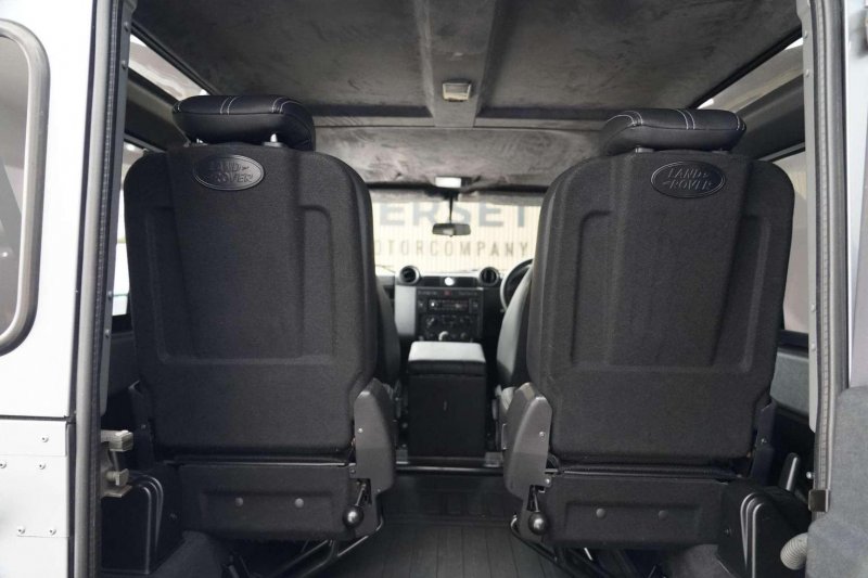 LAND ROVER DEFENDER 90