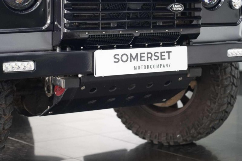 LAND ROVER DEFENDER 90