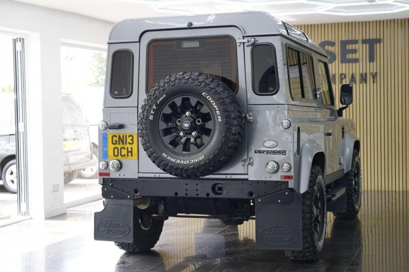 LAND ROVER DEFENDER 90