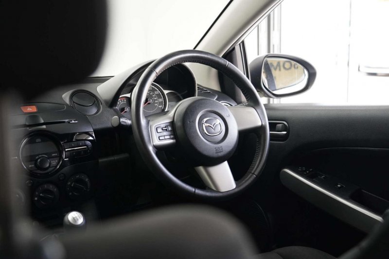 MAZDA MAZDA2
