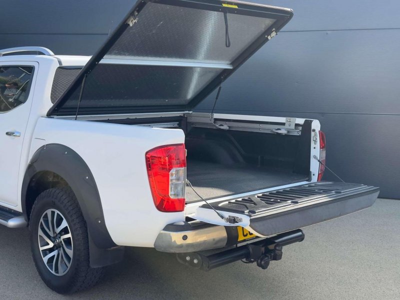 NISSAN NAVARA