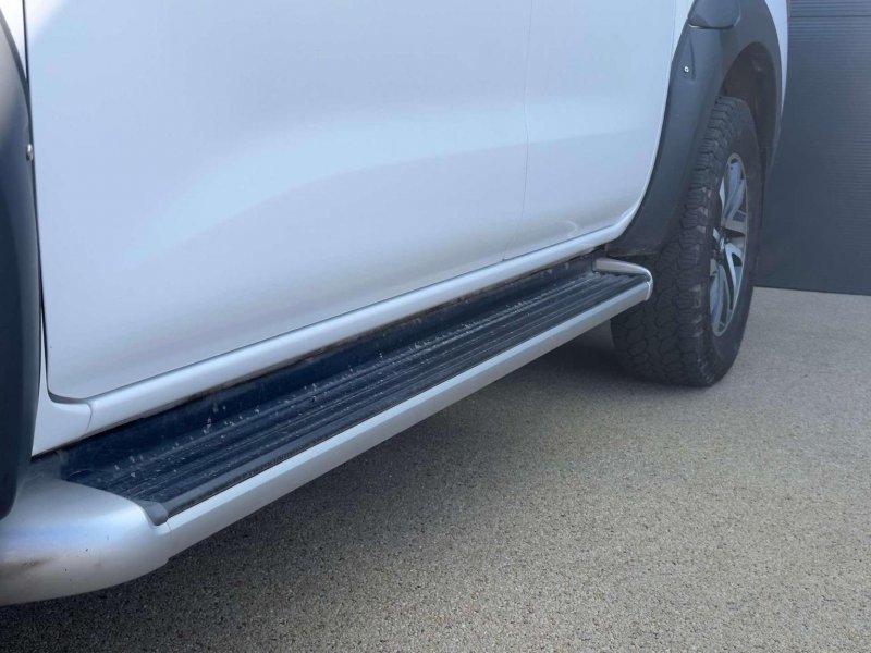 NISSAN NAVARA