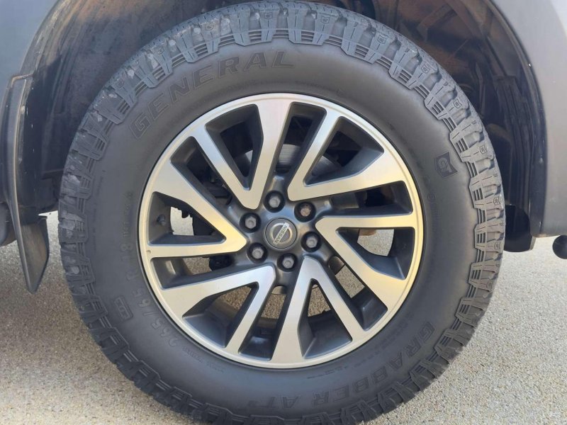 NISSAN NAVARA