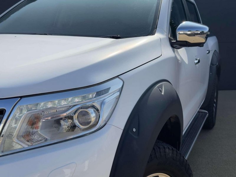 NISSAN NAVARA