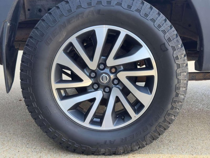 NISSAN NAVARA