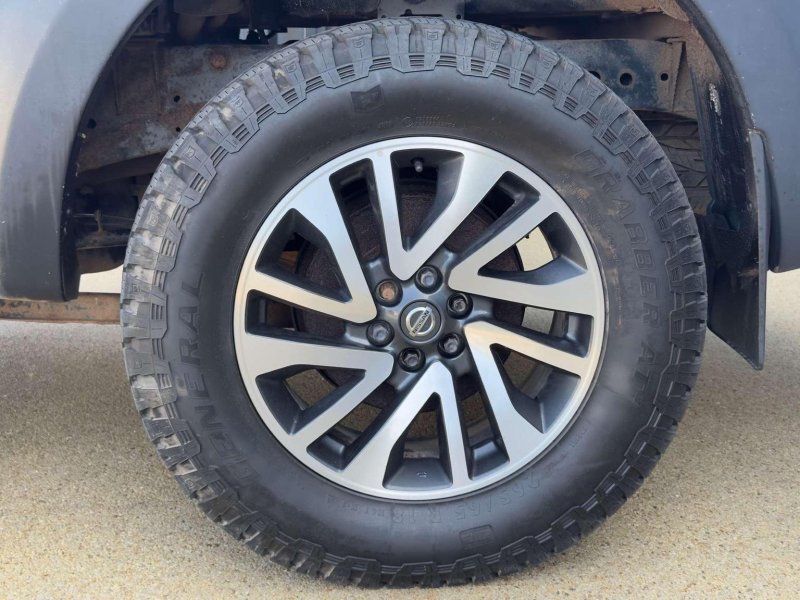 NISSAN NAVARA
