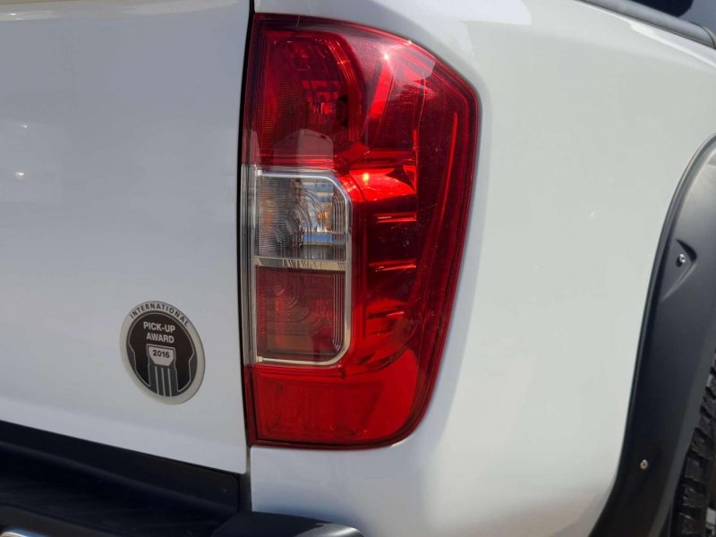 NISSAN NAVARA