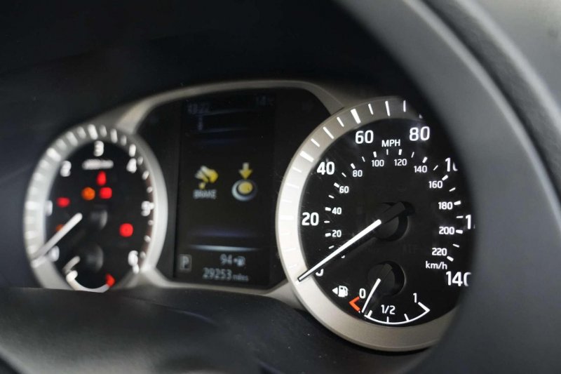 NISSAN NAVARA