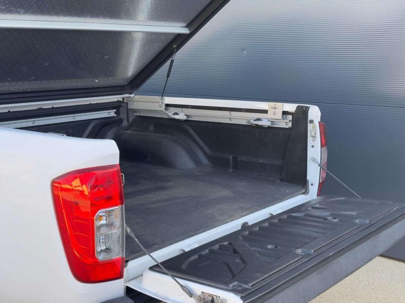 NISSAN NAVARA