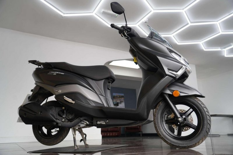 SUZUKI BURGMAN
