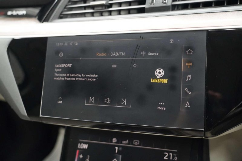 AUDI E-TRON