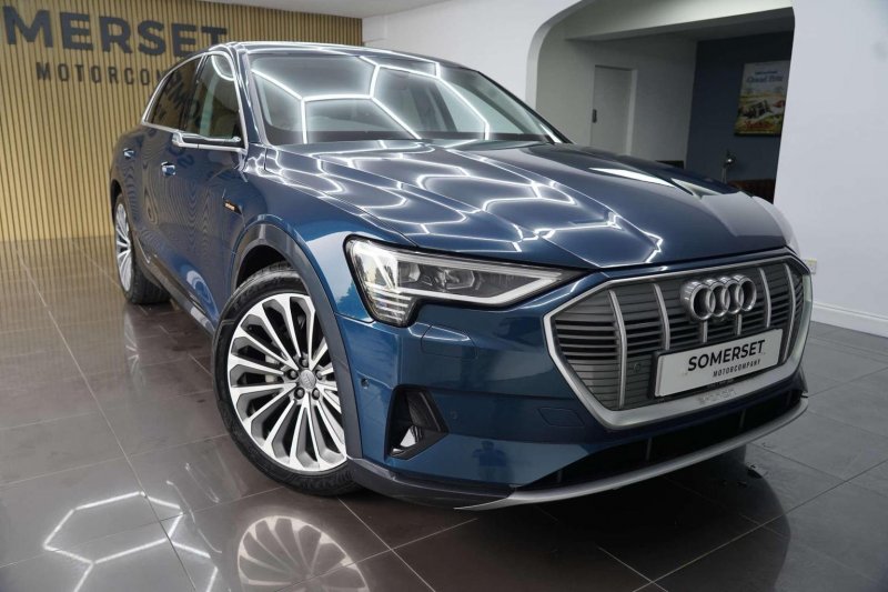 AUDI E-TRON