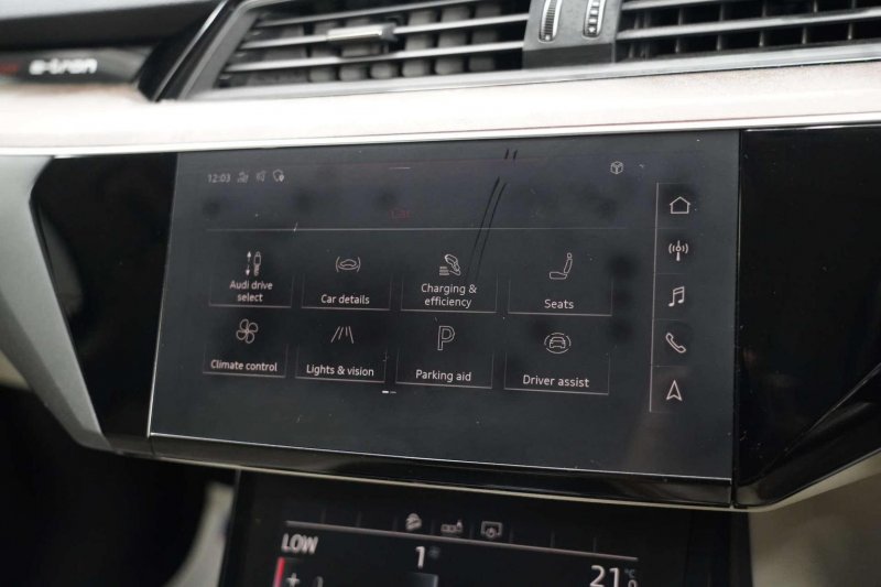 AUDI E-TRON