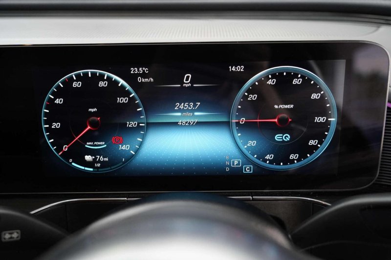 MERCEDES-BENZ EQC