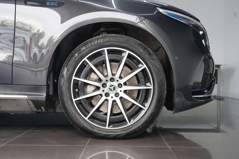 MERCEDES-BENZ EQC