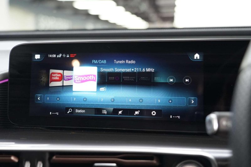 MERCEDES-BENZ EQC