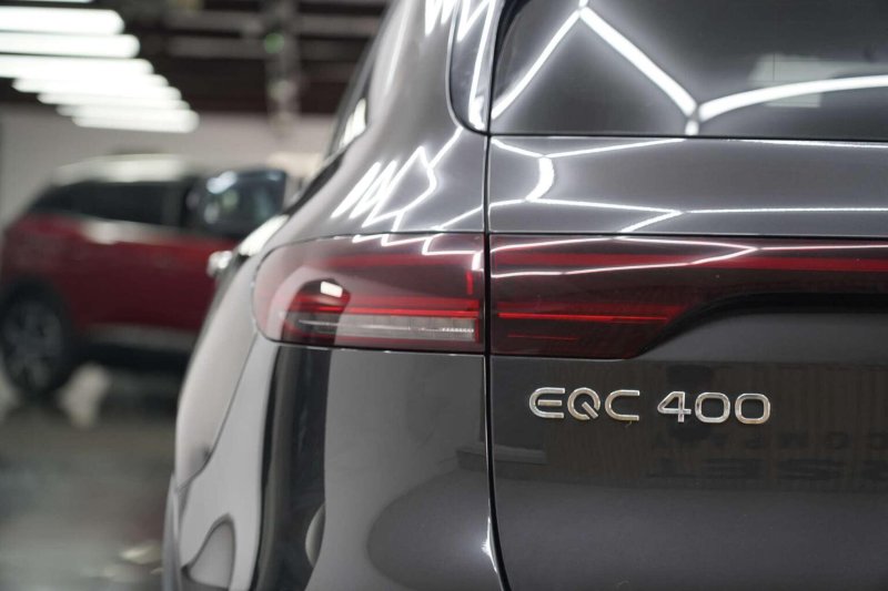 MERCEDES-BENZ EQC