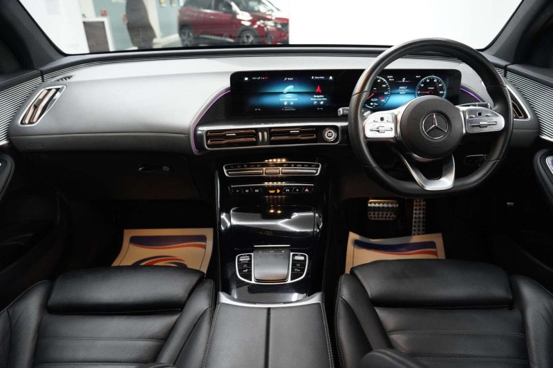 MERCEDES-BENZ EQC