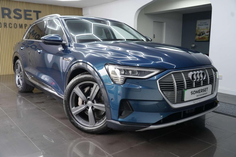 AUDI E-TRON