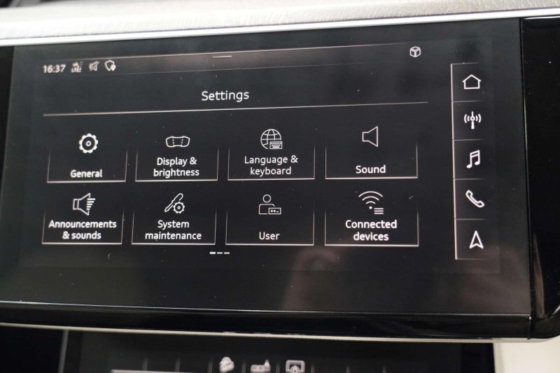 AUDI E-TRON