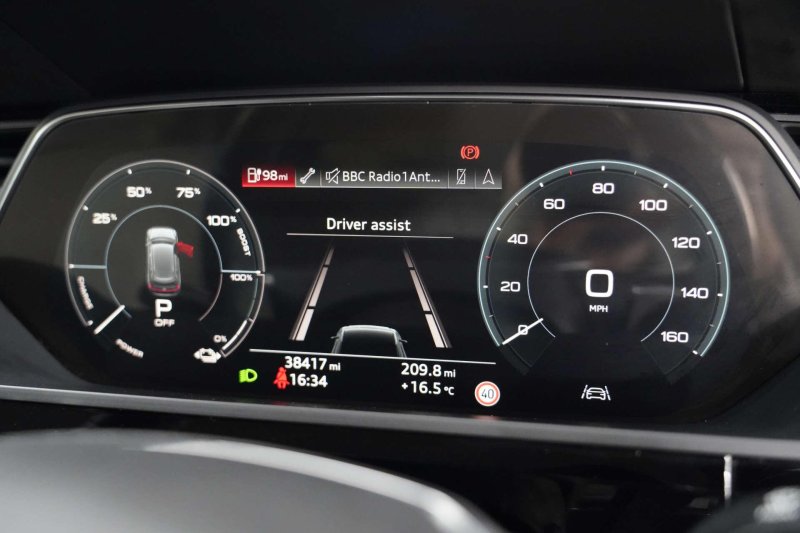 AUDI E-TRON