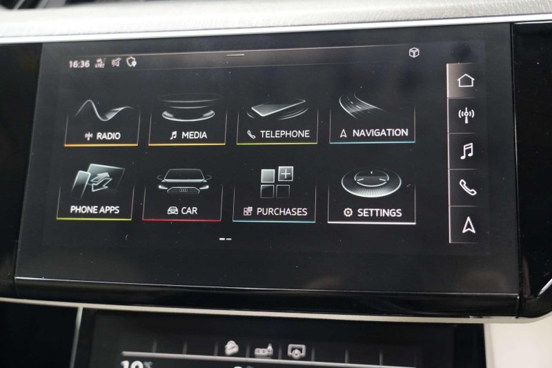AUDI E-TRON