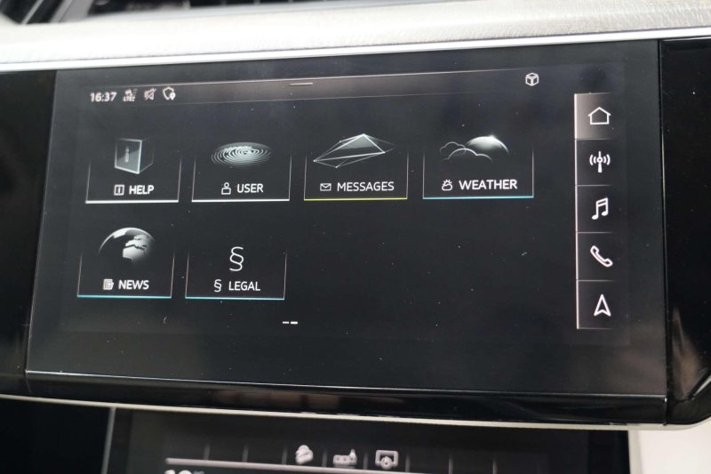 AUDI E-TRON
