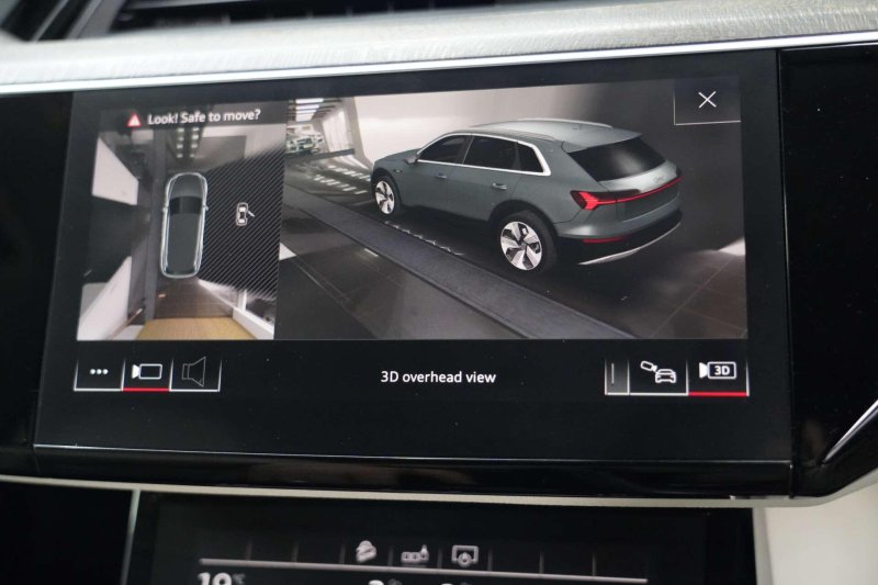 AUDI E-TRON